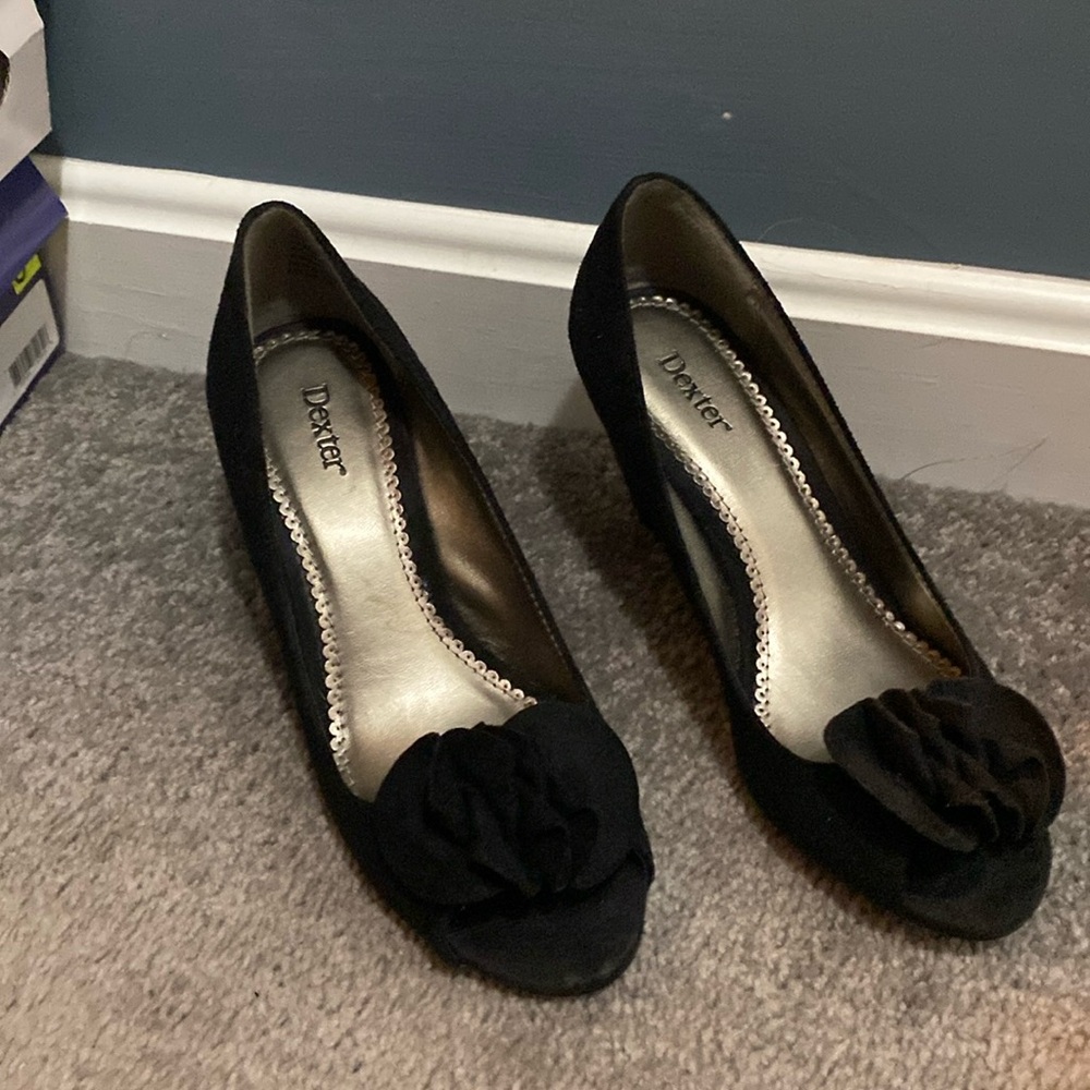 Dexter - suede size 6 wedge